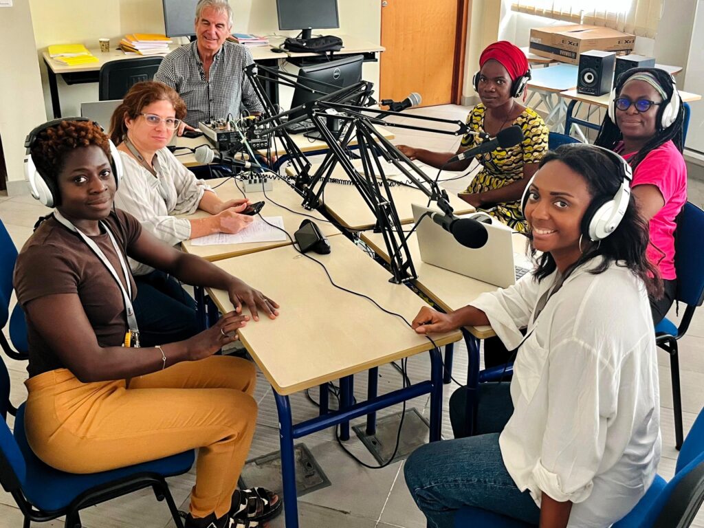 A Abidjan, formation webradio pour des enseignants de primaire